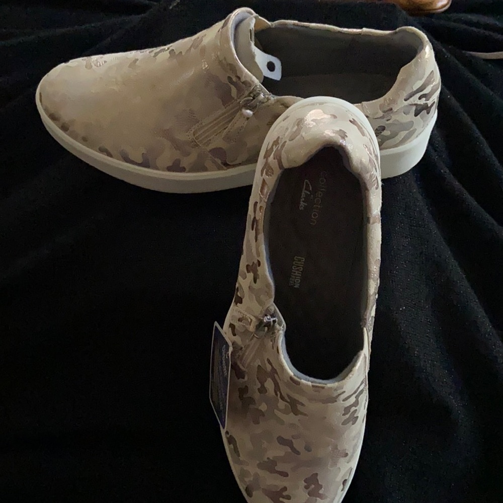 Slip on / Zip Shoe